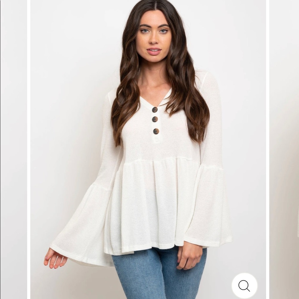 🔥NWT🔥DOLL BELL SLEEVES TOP